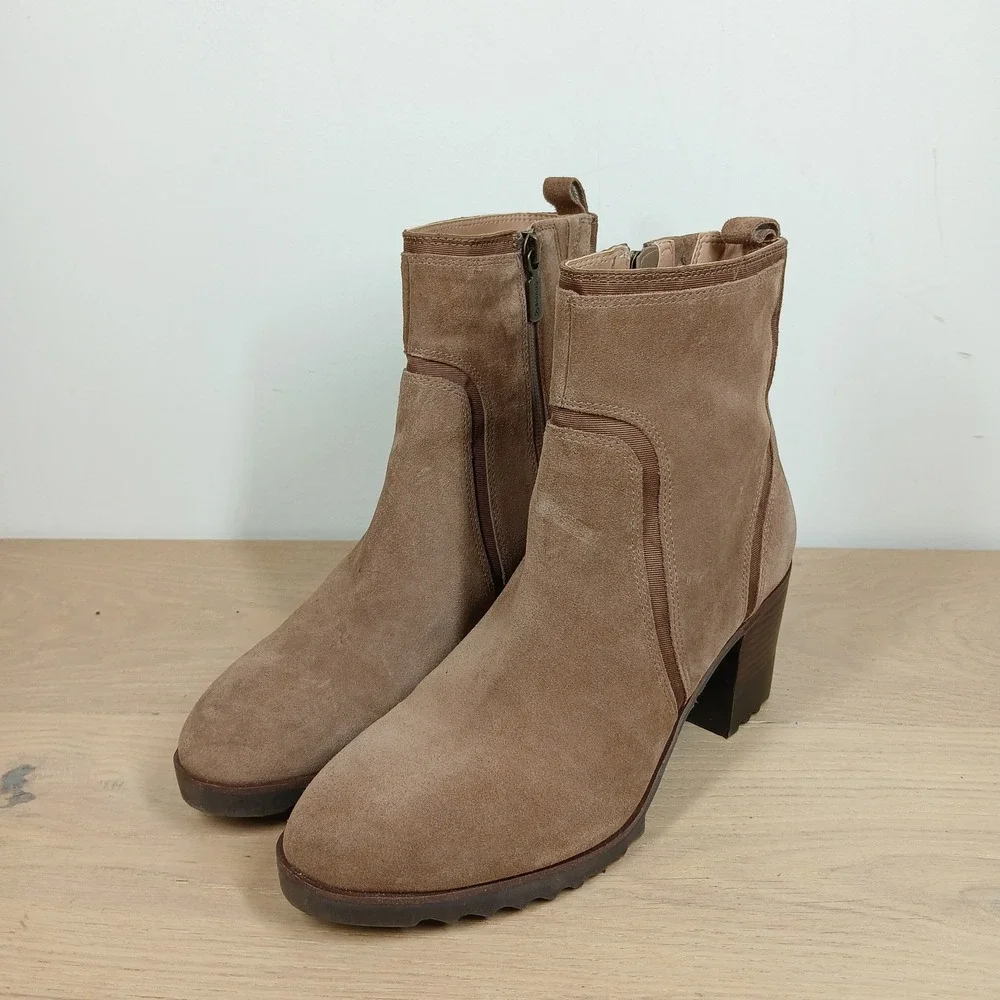 Blondo Raniah Waterproof Ankle Boots Womens 9.5 Taupe Suede Minimalist Office